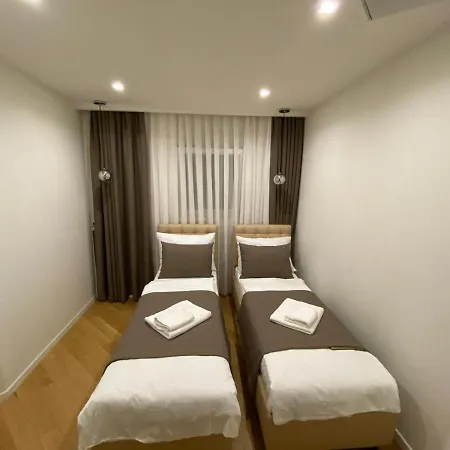 In Ziza, Rooftop Swimming Pool Apartament