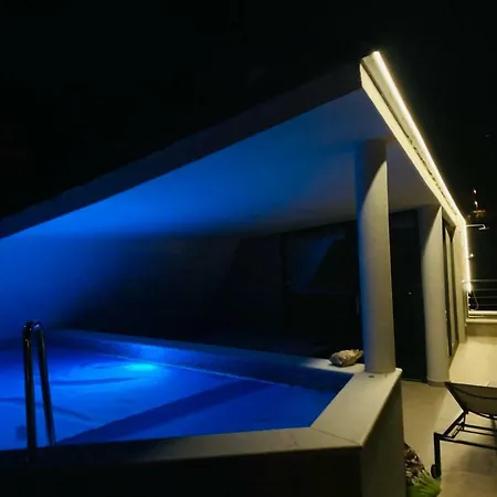 Apartament In Ziza, Rooftop Swimming Pool *
