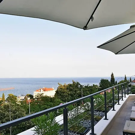 Apartament In Ziza, Rooftop Swimming Pool