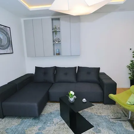 Apartament In Ziza, Rooftop Swimming Pool